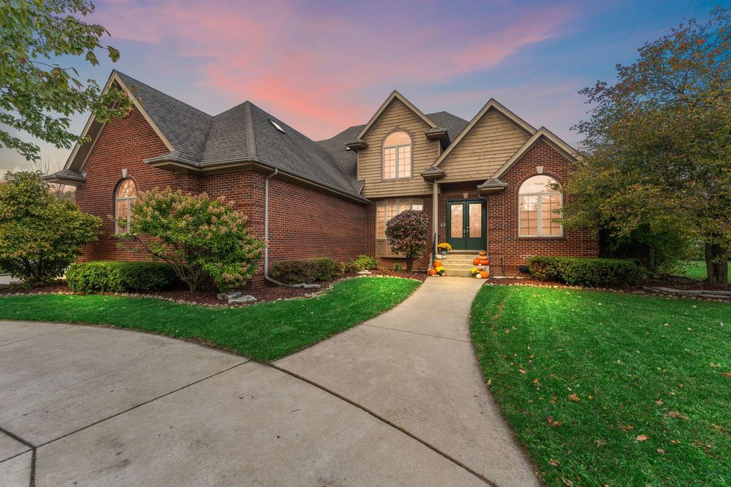 Photo of 1021 Westminster Lane, Munster, IN 46321 (MLS # 829704)
