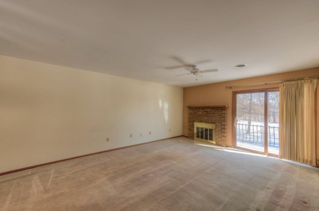 Photo of 643 South Street #204, Munster, IN 46321 (MLS # 834594)