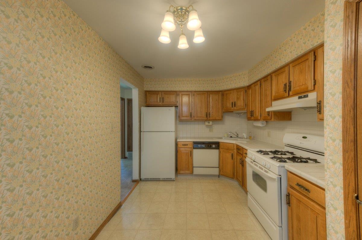 643 South Street 204