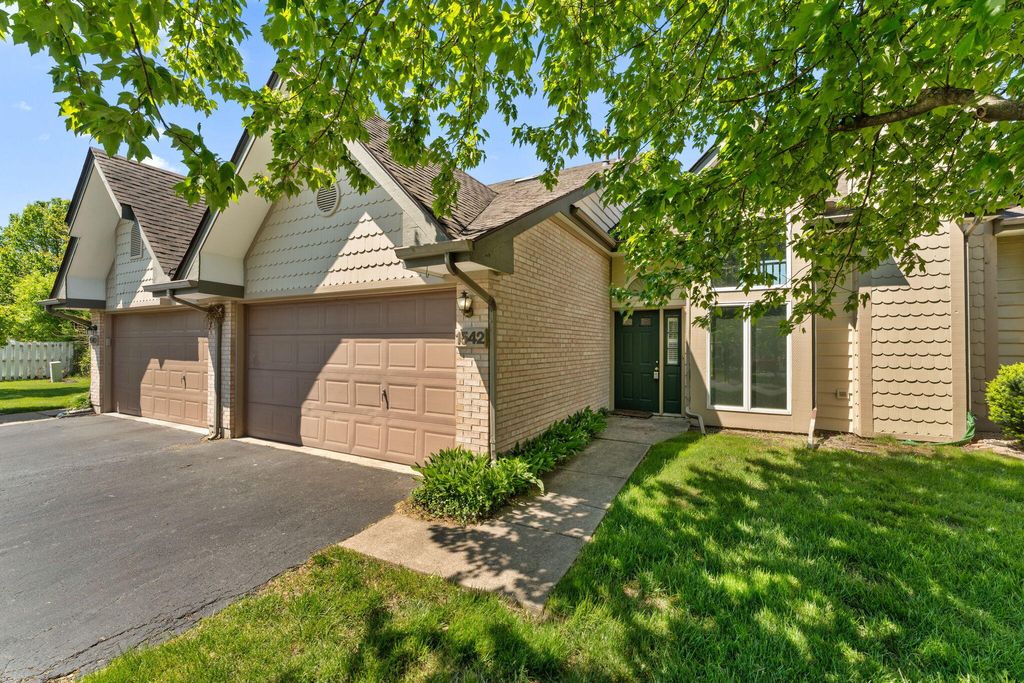 Photo of 1542 W 93rd Court, Crown Point, IN 46307 (MLS # 838983)