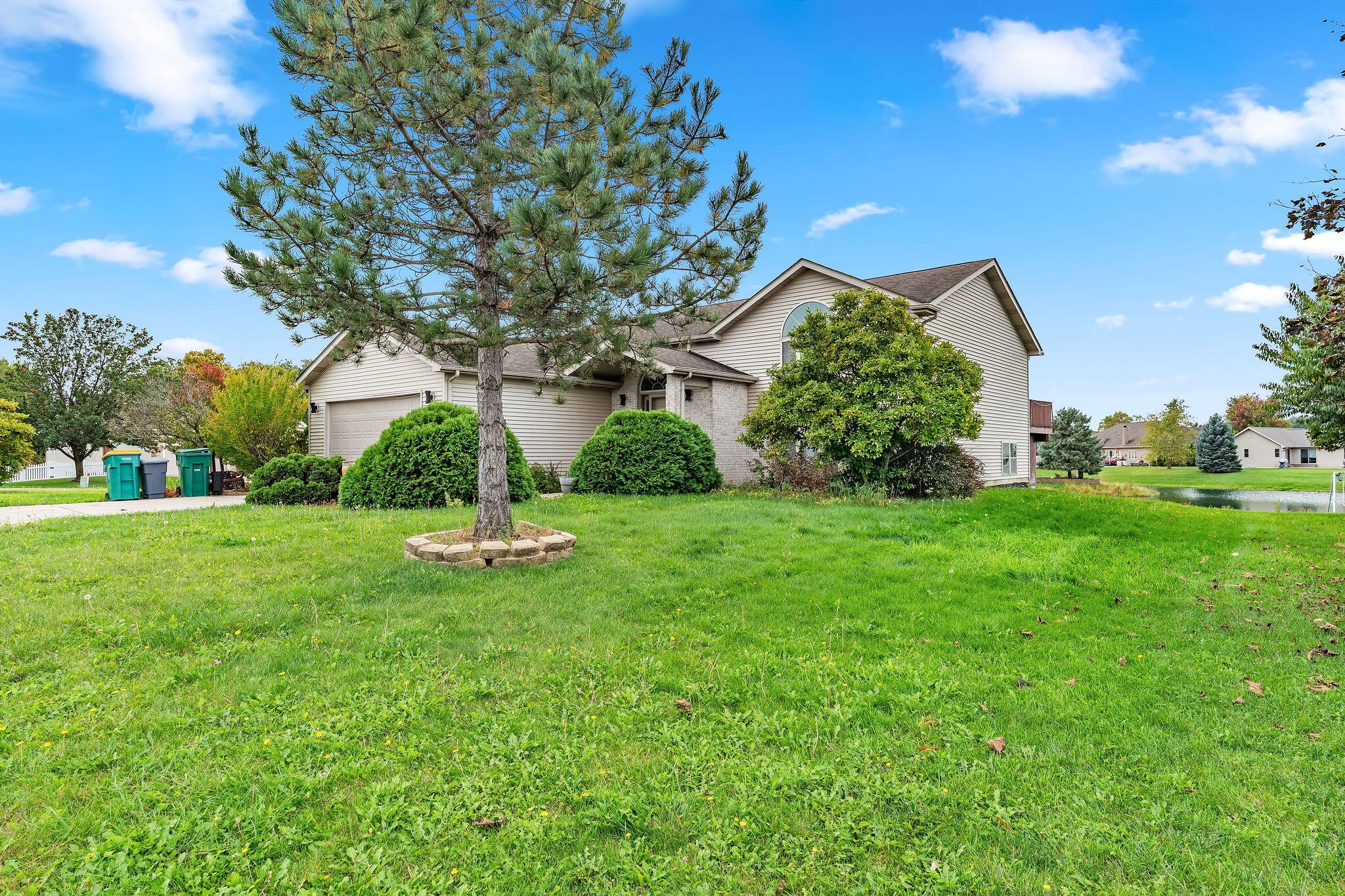 8801 Buckridge Trail
