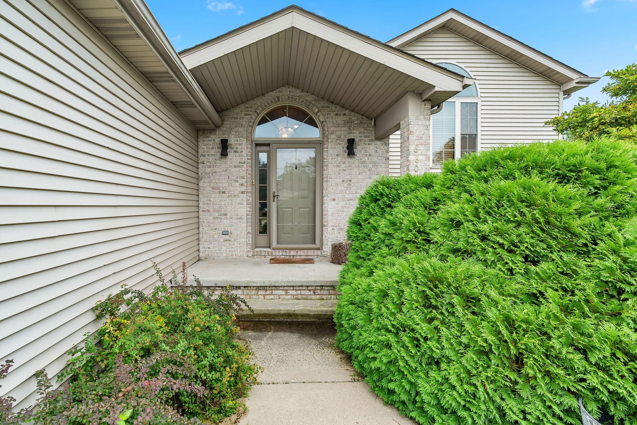 8801 Buckridge Trail