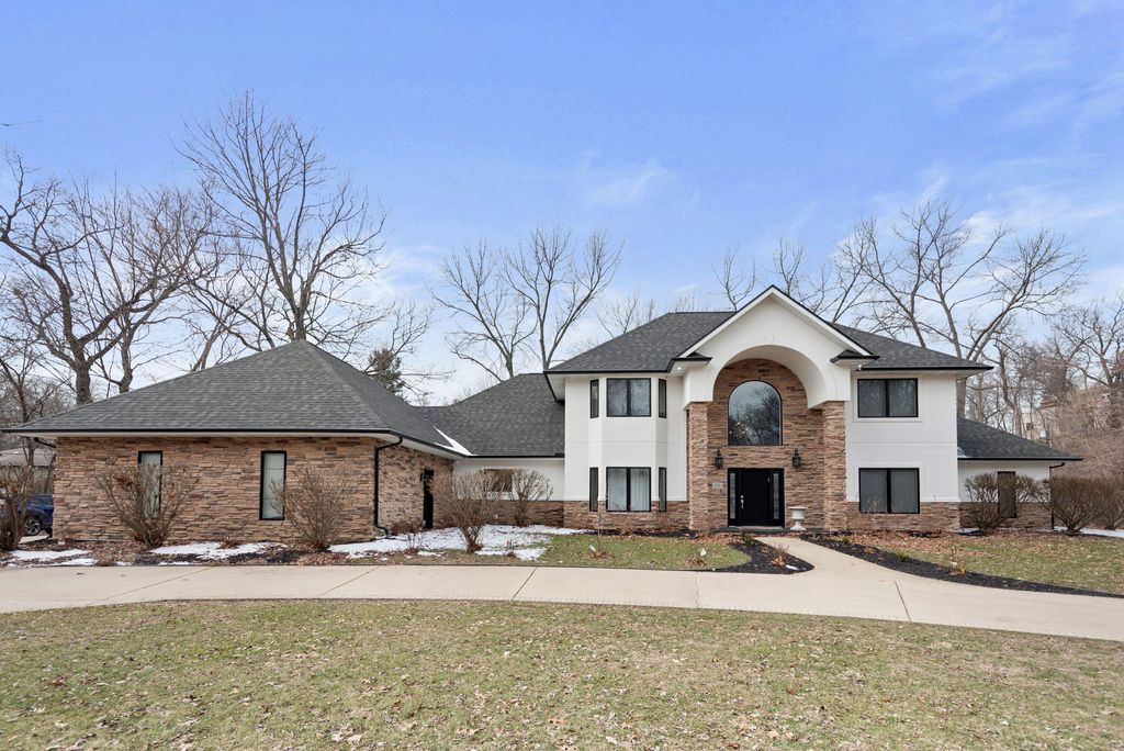 Photo of 12 S Broadway, Beverly Shores, IN 46301 (MLS # 835301)