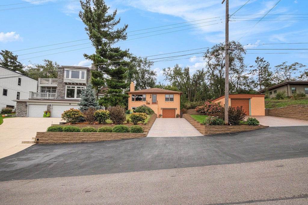 Photo of 101 Shore Drive, Portage, IN 46368 (MLS # 840696)