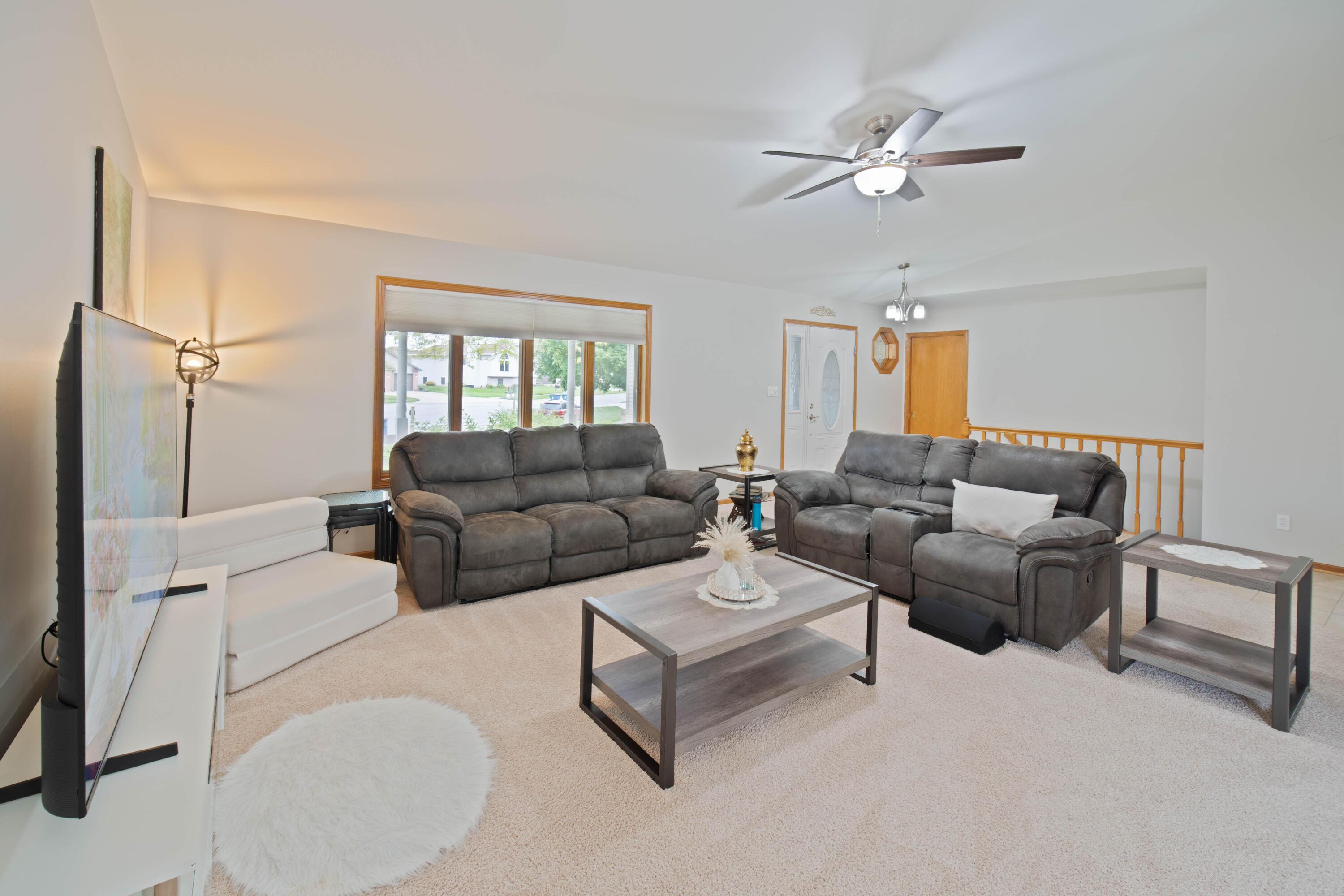 7019 Forest Ridge Drive