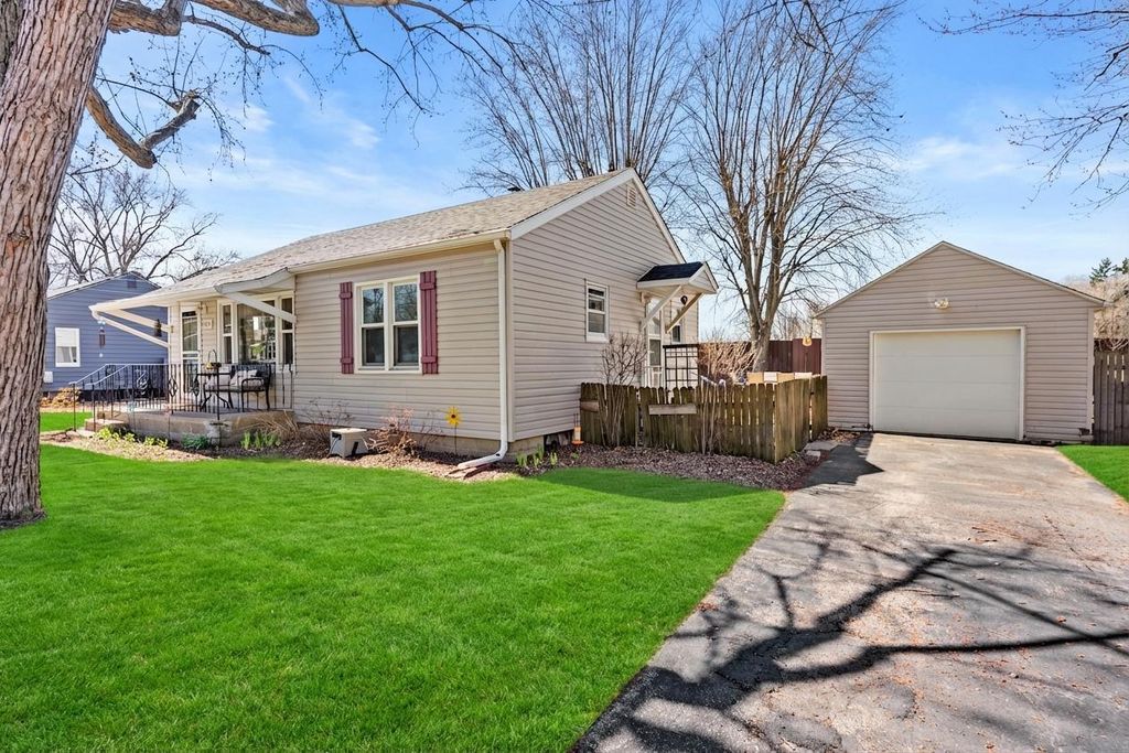 Photo of 113 Burnside Court, Michigan City, IN 46360 (MLS # 836226)