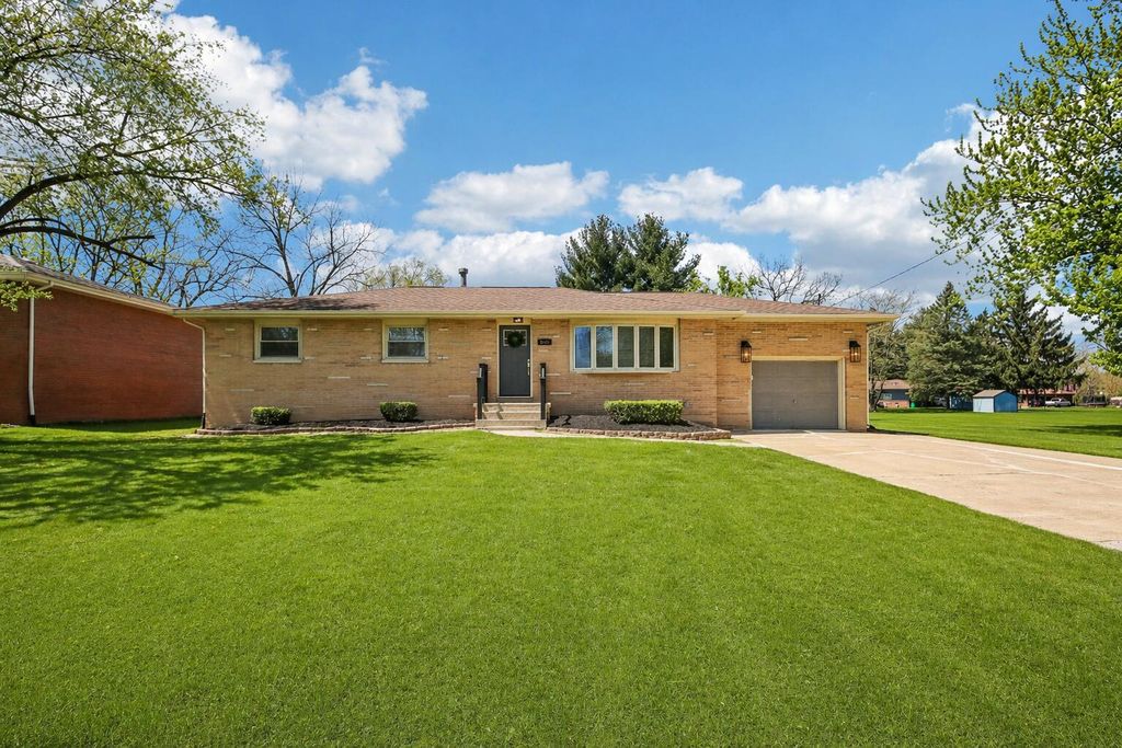 Photo of 6396 Vermont Street, Merrillville, IN 46410 (MLS # 837670)