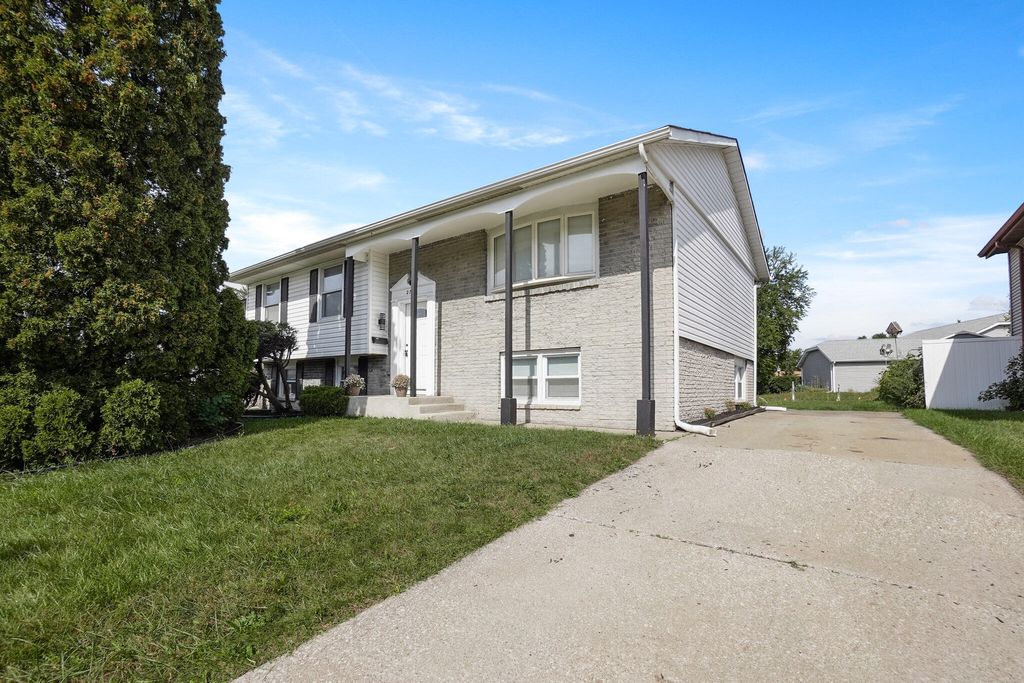 Photo of 2730 E Guadalupe Circle, East Chicago, IN 46312 (MLS # 829305)