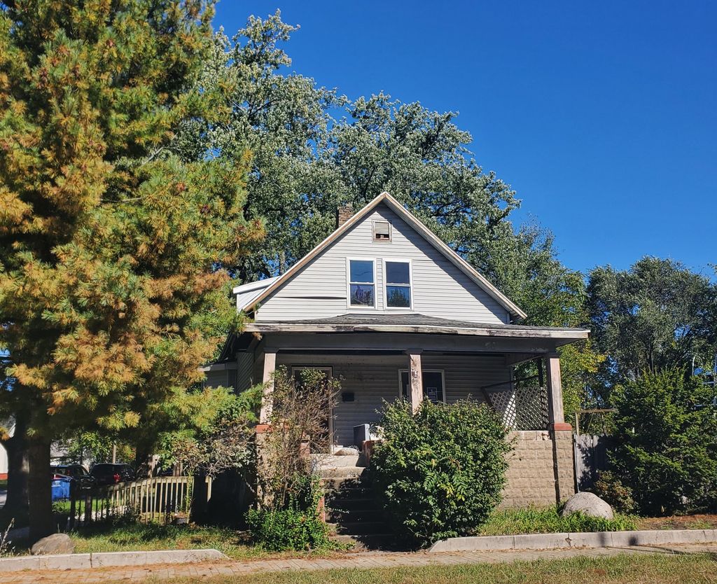 Photo of 1621 W 10th Street, Michigan City, IN 46360 (MLS # 835366)