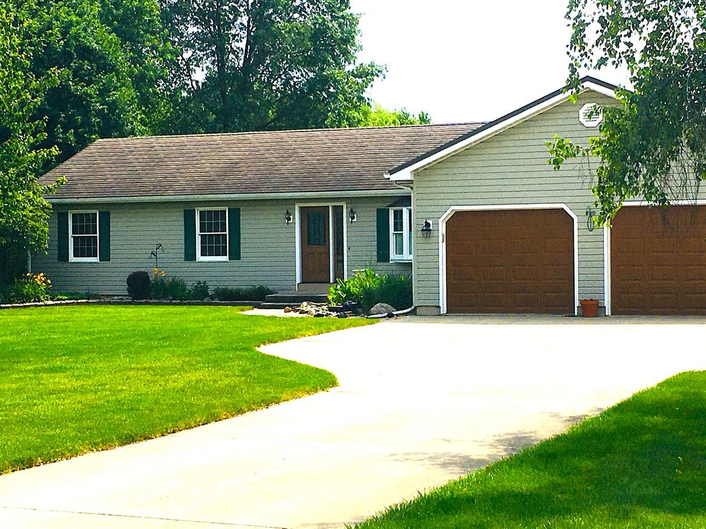 Photo of 4571 S 150 W, La Porte, IN 46350 (MLS # 836641)