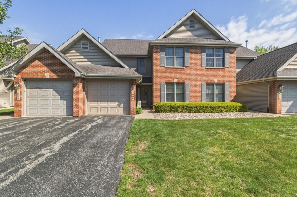 Photo of 1096 Lakewood Court, Schererville, IN 46375 (MLS # 838424)
