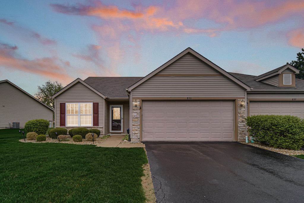 Photo of 832 Flagstone Drive, Dyer, IN 46311 (MLS # 837241)
