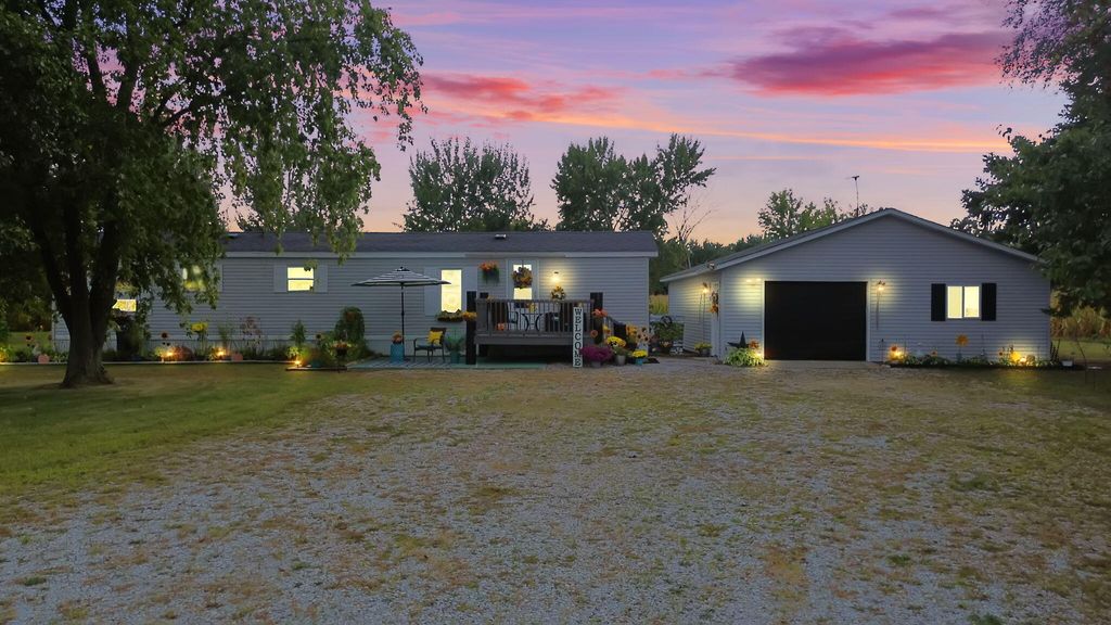 Photo of 15811 County Rd West 200 N, Medaryville, IN 47957 (MLS # 836562)