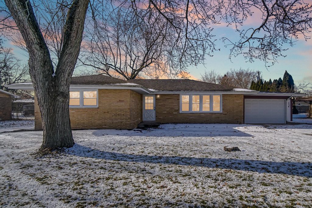 Photo of 326 S Lasalle Street, Hobart, IN 46342 (MLS # 832436)