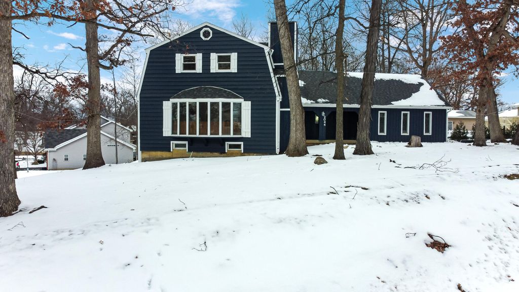 Photo of 2044 Hidden Valley Drive, Crown Point, IN 46307 (MLS # 833633)