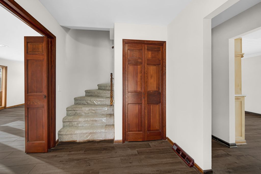 Photo of 2044 Hidden Valley Drive, Crown Point, IN 46307 (MLS # 833633)