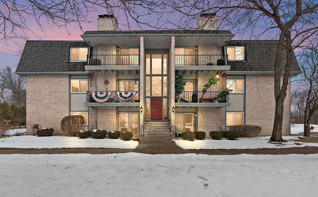 Photo of 1725 Homan Drive #305, Schererville, IN 46375 (MLS # 833773)