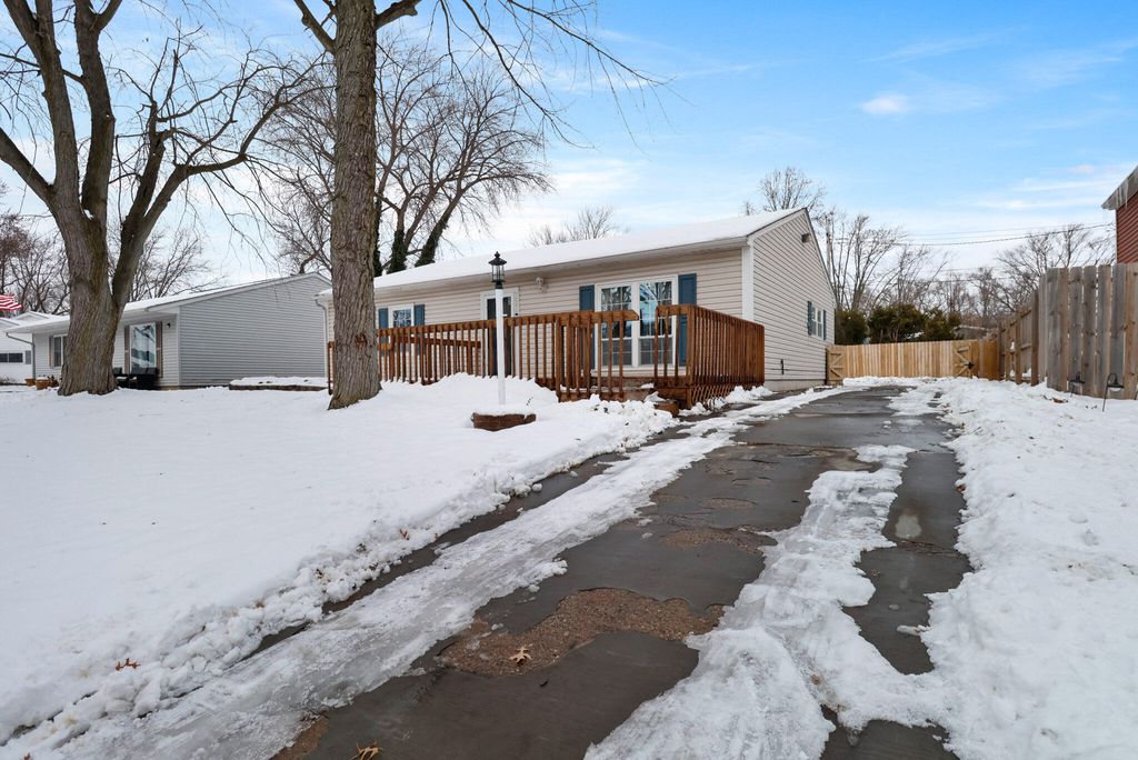 Photo of 7040 Elaine Avenue, Portage, IN 46368 (MLS # 831837)