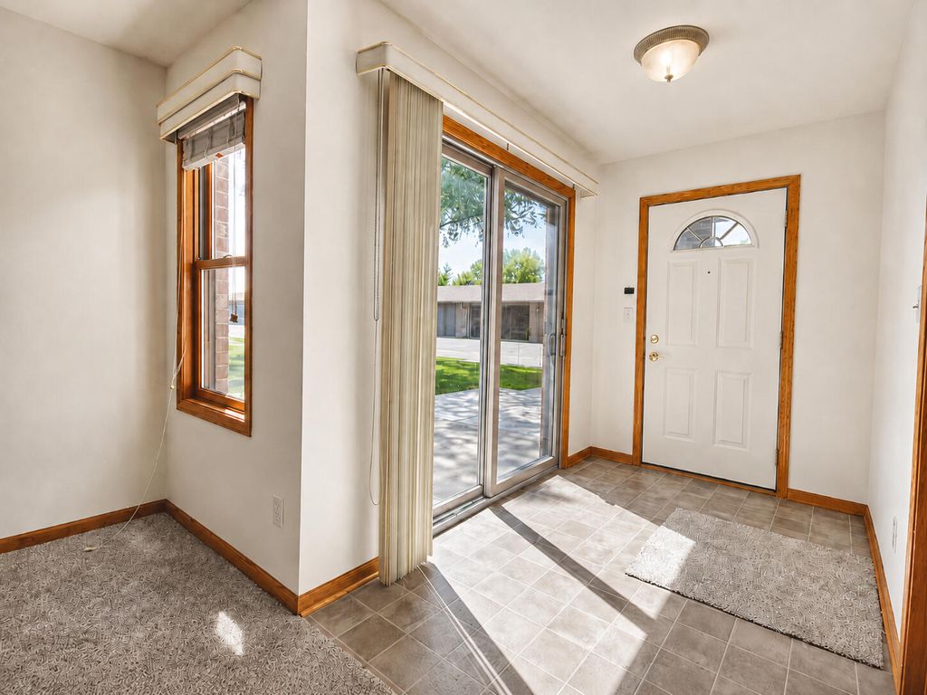 Photo of 944 Birch Drive, Crown Point, IN 46307 (MLS # 839734)