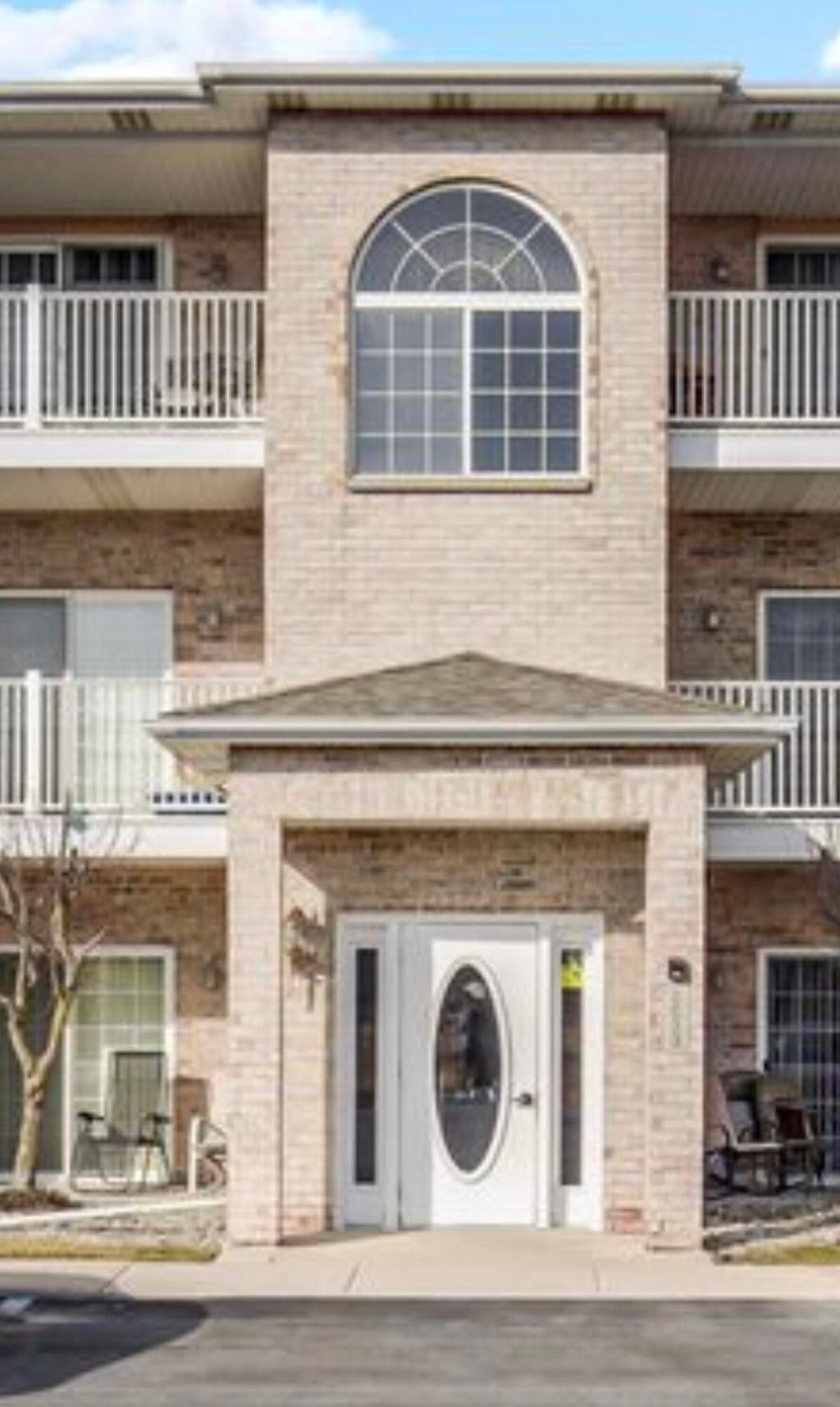 Photo of 2023 W 75th Pl #22, Merrillville, IN 46410 (MLS # 832969)