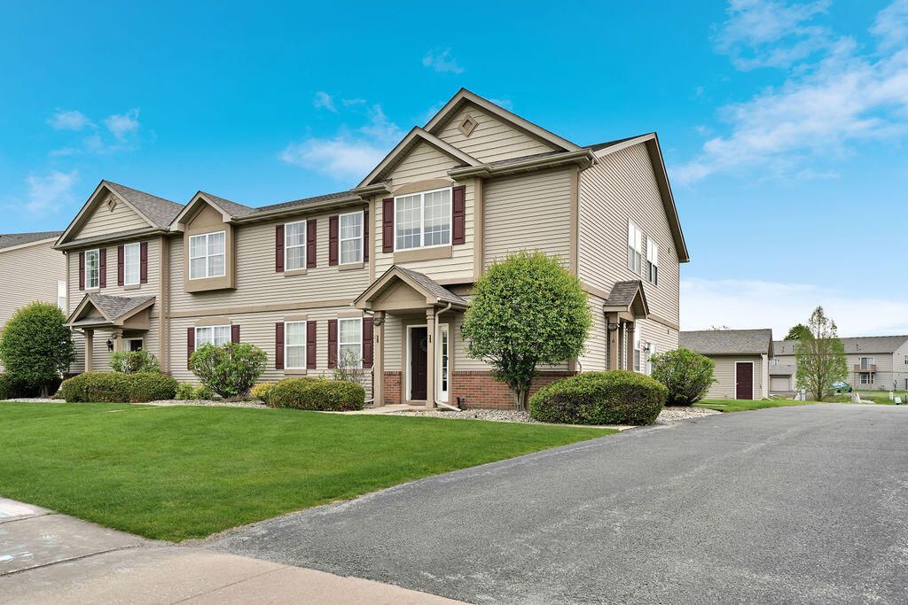 Photo of 1159 Auburn Meadow Lane, Schererville, IN 46375 (MLS # 838886)