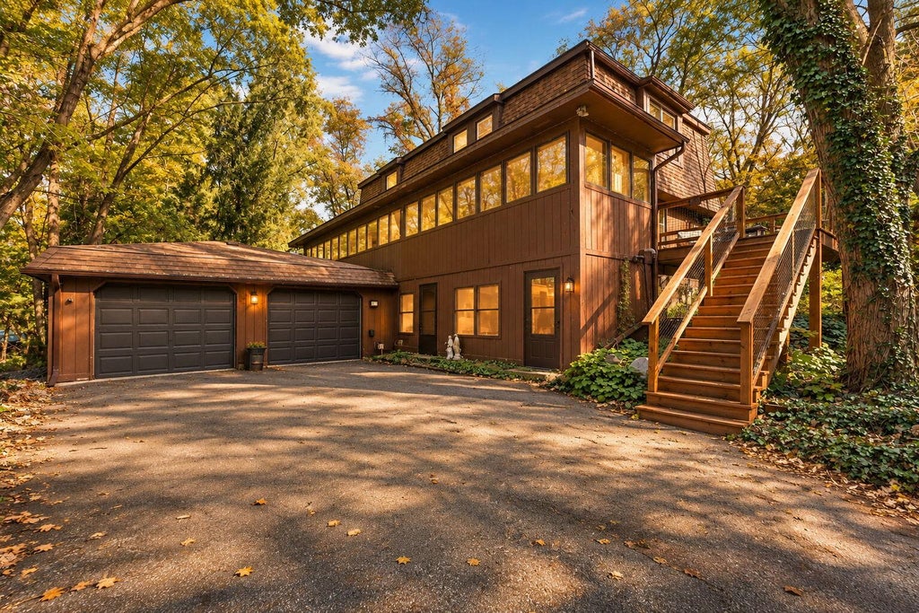 Photo of 92 N 656 W, Valparaiso, IN 46385 (MLS # 847388)