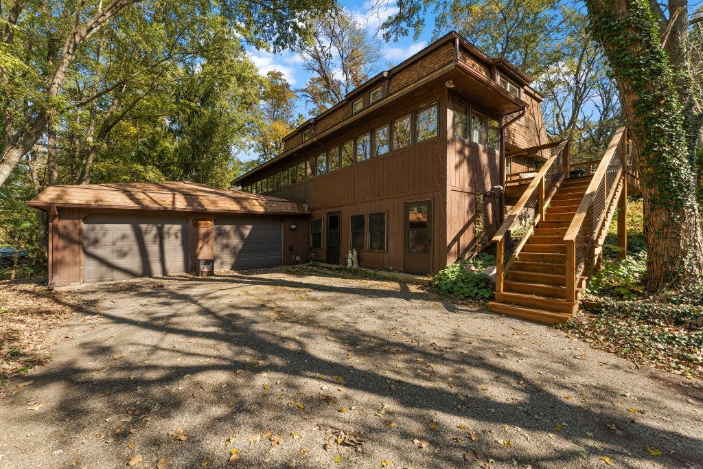 Photo of 92 N 656 W, Valparaiso, IN 46385 (MLS # 847388)