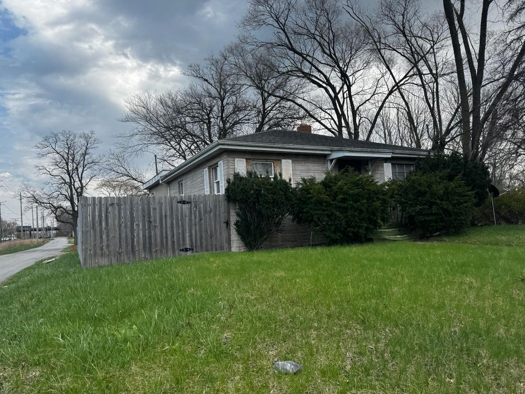 Photo of 309 Matthews Street, Gary, IN 46406 (MLS # 837833)
