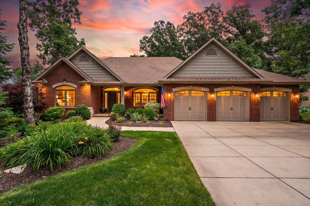 Photo of 770 Quinlan Court, Crown Point, IN 46307 (MLS # 841564)