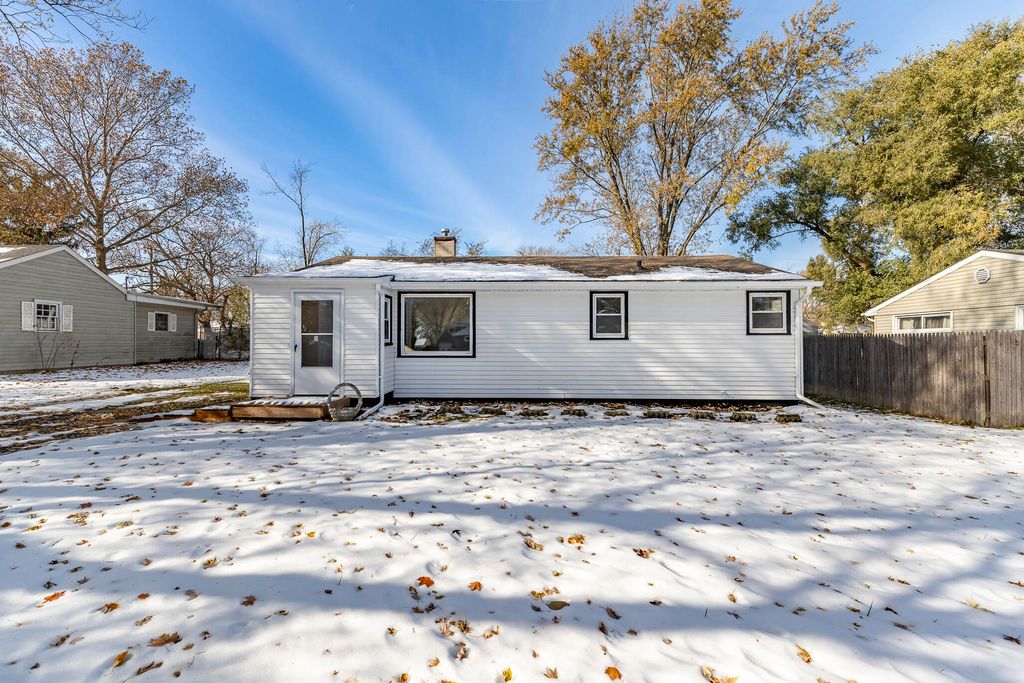 Photo of 8406 Ellsworth Court, Merrillville, IN 46410 (MLS # 831108)