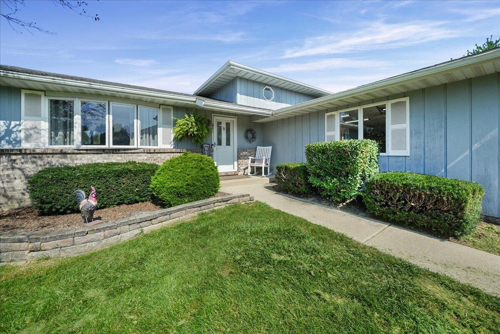 Photo of 9765 W 135th Place, Cedar Lake, IN 46303 (MLS # 844537)