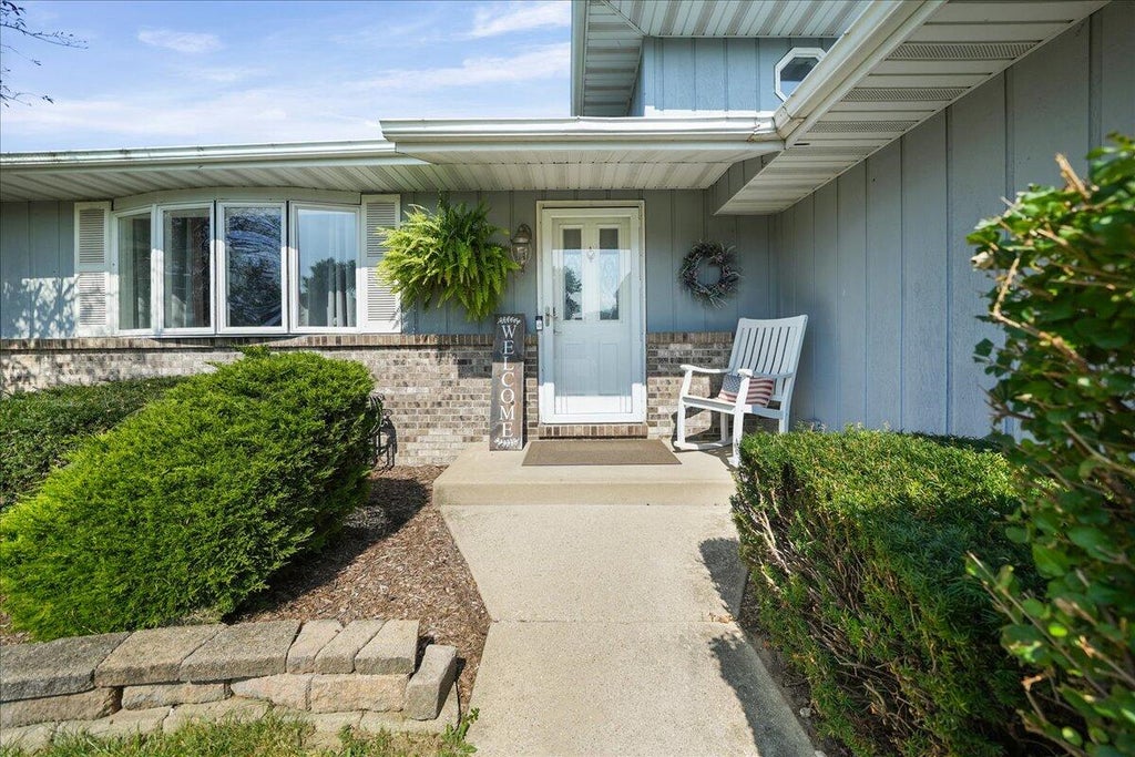 Photo of 9765 W 135th Place, Cedar Lake, IN 46303 (MLS # 844537)