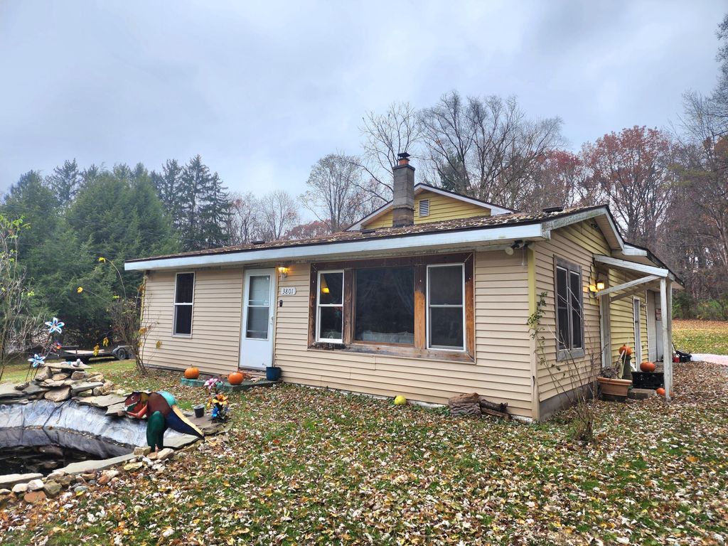 Photo of 3801 N Everly Drive, La Porte, IN 46350 (MLS # 831709)