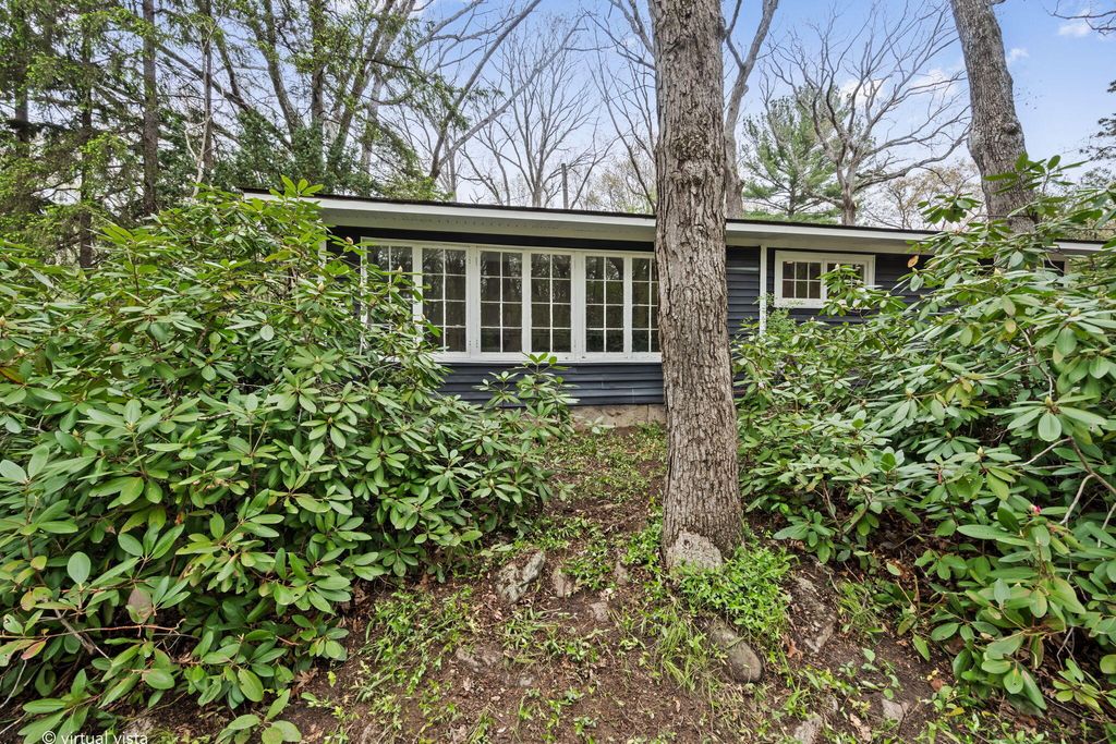 Photo of 223 Shady Oak Drive, Michigan City, IN 46360 (MLS # 838441)