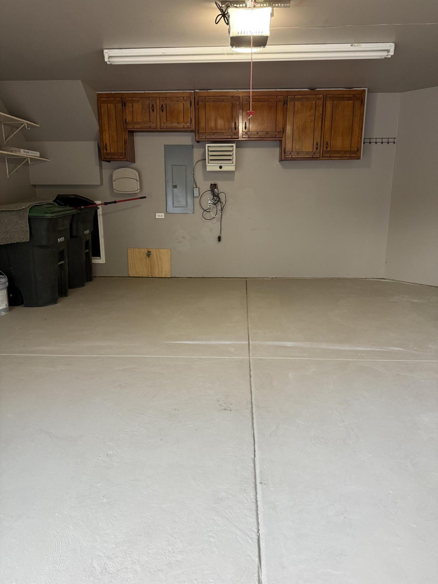 Hobart, Indiana 46342, United States, 3 Bedrooms Bedrooms, ,2 BathroomsBathrooms,Residential,Active,234043