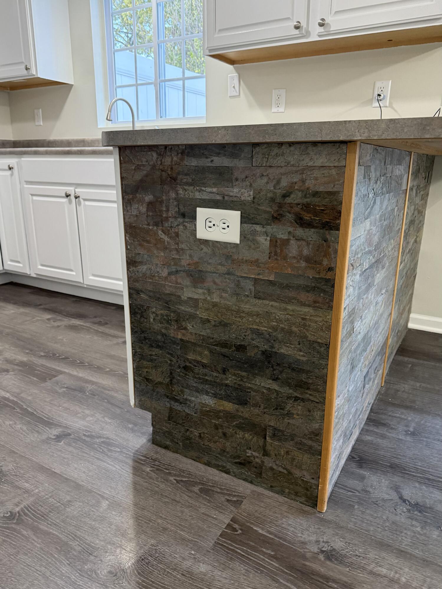 Hobart, Indiana 46342, United States, 3 Bedrooms Bedrooms, ,2 BathroomsBathrooms,Residential,Active,234043