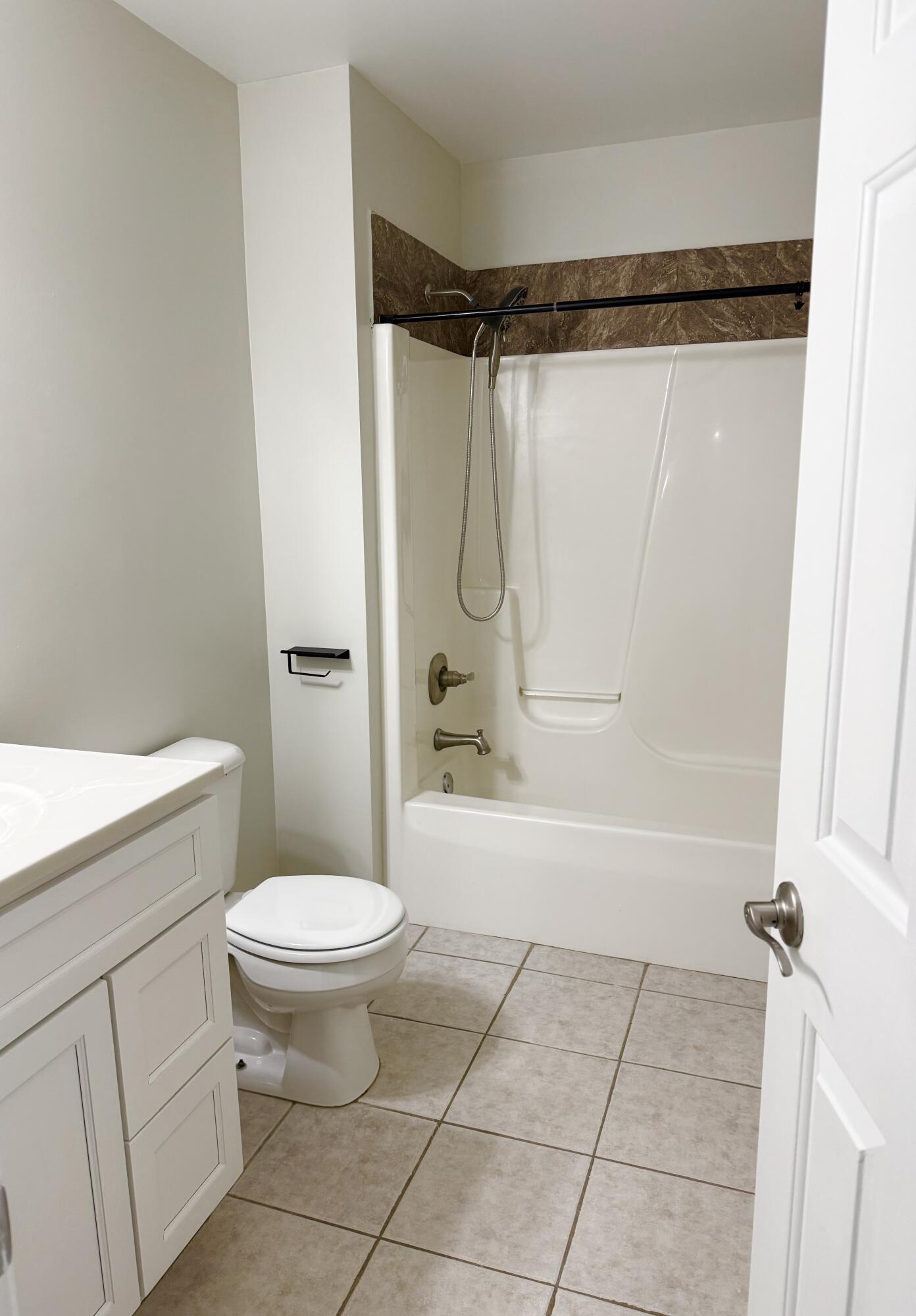 Hobart, Indiana 46342, United States, 3 Bedrooms Bedrooms, ,2 BathroomsBathrooms,Residential,Active,234043