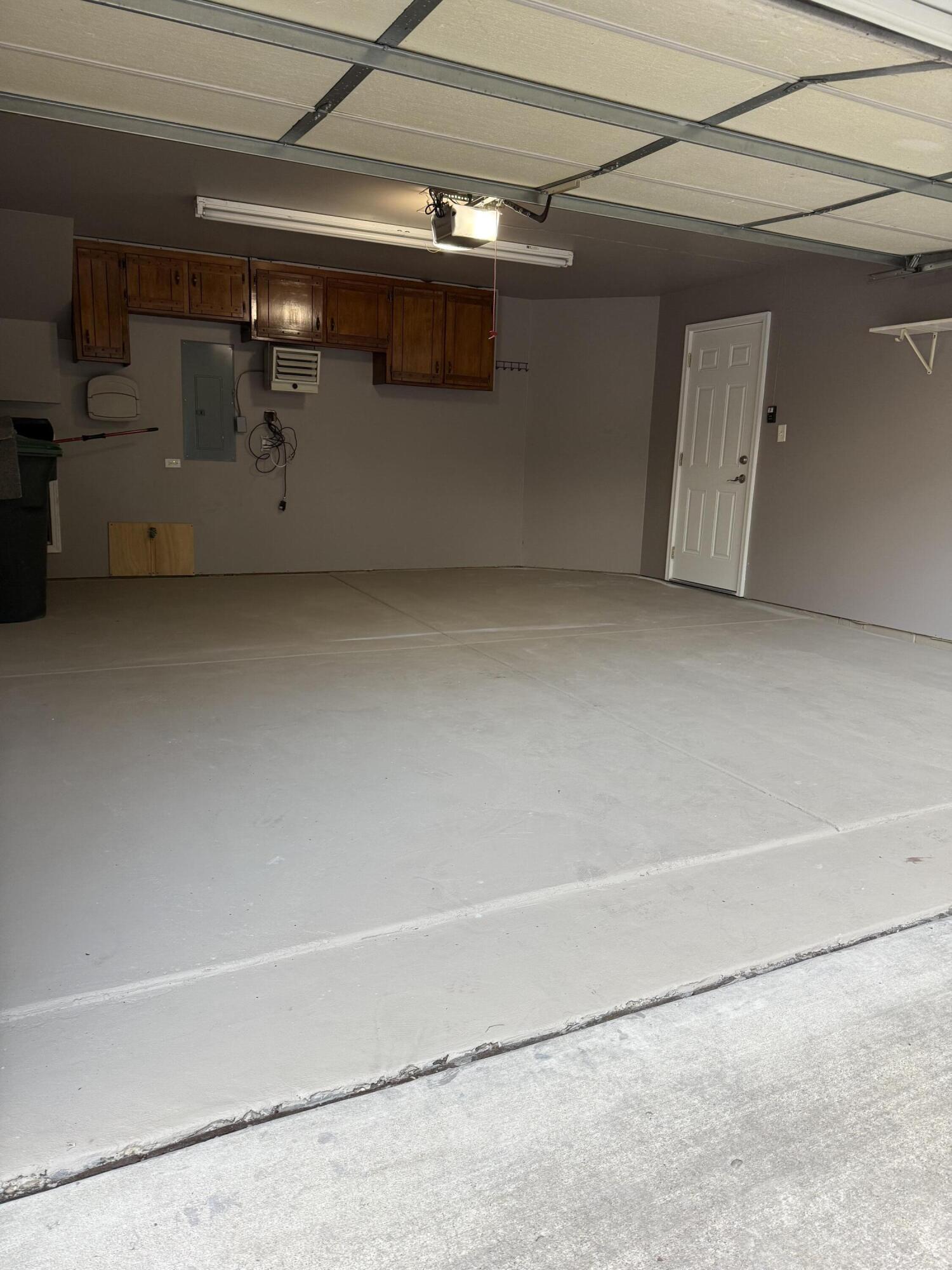 Hobart, Indiana 46342, United States, 3 Bedrooms Bedrooms, ,2 BathroomsBathrooms,Residential,Active,234043