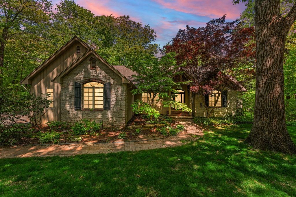 Photo of 229 Barberry Lane, Valparaiso, IN 46383 (MLS # 820840)