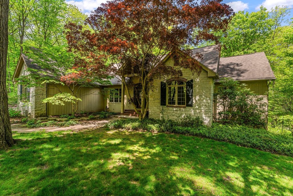 Photo of 229 Barberry Lane, Valparaiso, IN 46383 (MLS # 820840)