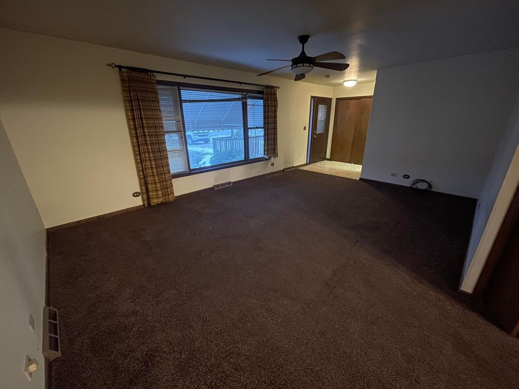 Photo of 9618 Boulevard Drive, Highland, IN 46322 (MLS # 831835)