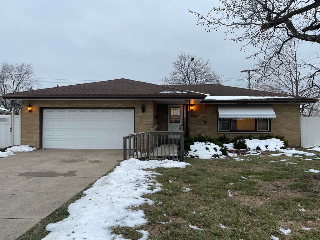 Photo of 9618 Boulevard Drive, Highland, IN 46322 (MLS # 831835)