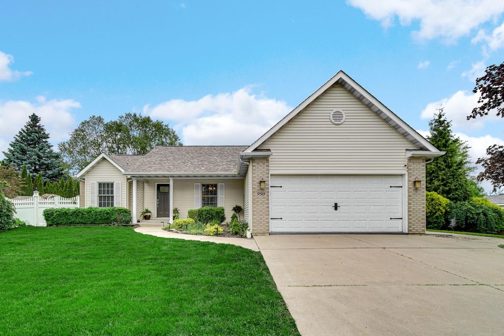 Photo of 950 Port Circle, Hobart, IN 46342 (MLS # 839385)