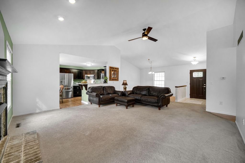 Photo of 950 Port Circle, Hobart, IN 46342 (MLS # 839385)