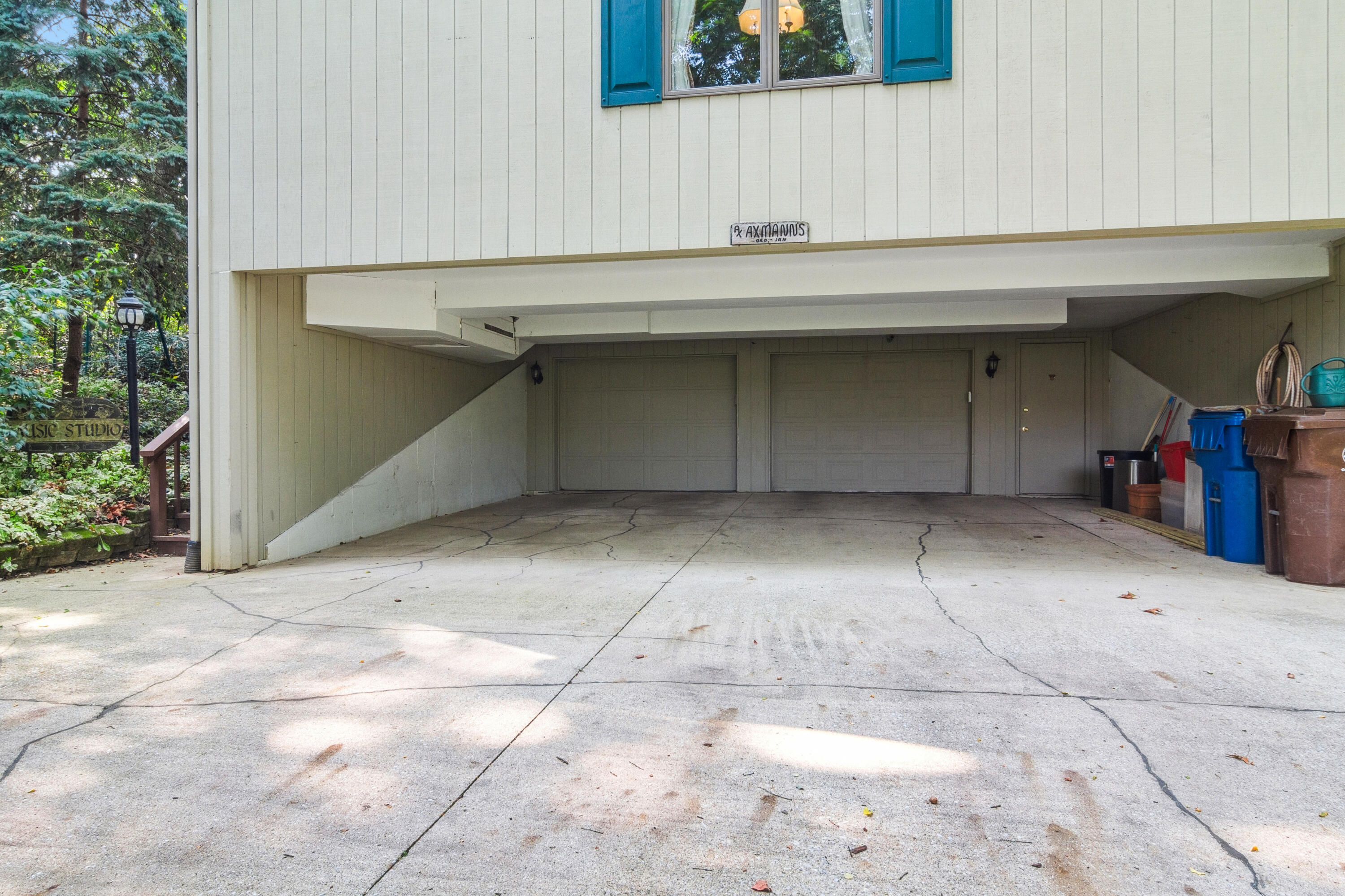 122 Shorewood Drive