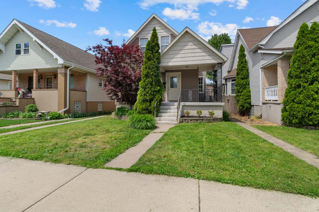 Photo of 1630 Cleveland Avenue #2, Whiting, IN 46394 (MLS # 840273)