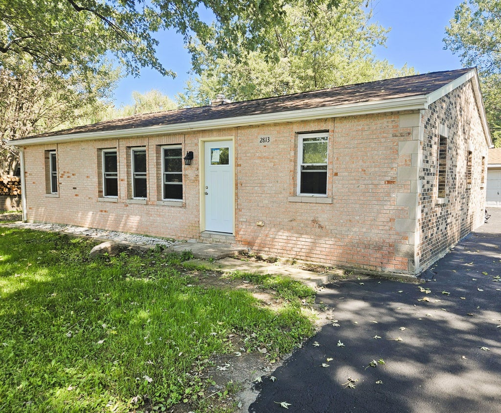 Photo of 2813 New Hampshire Street, Lake Station, IN 46405 (MLS # 844577)