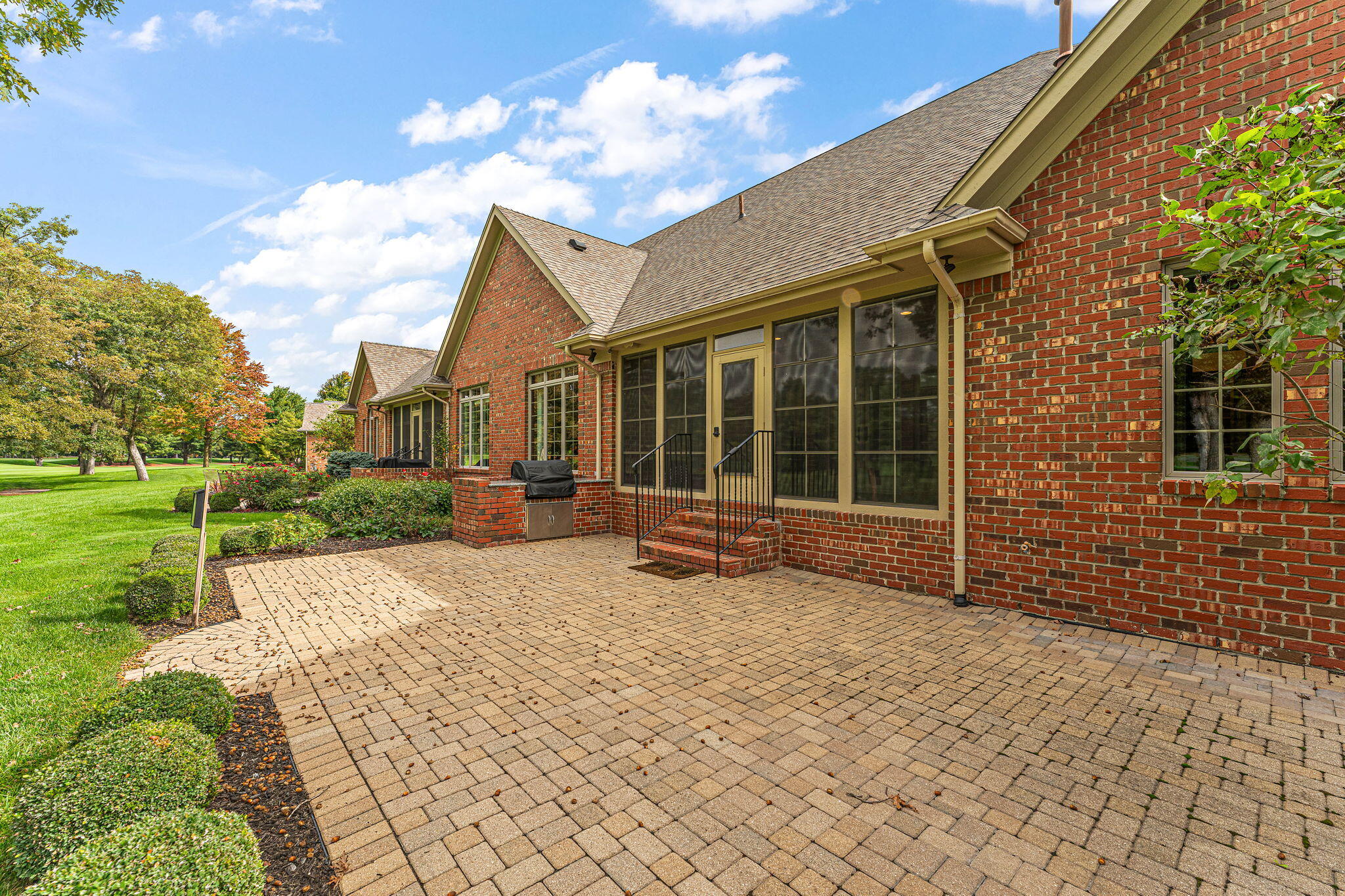 5708 Fountain View Drive