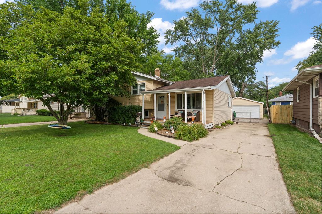 Photo of 409 N Glenwood Drive, Griffith, IN 46319 (MLS # 842151)