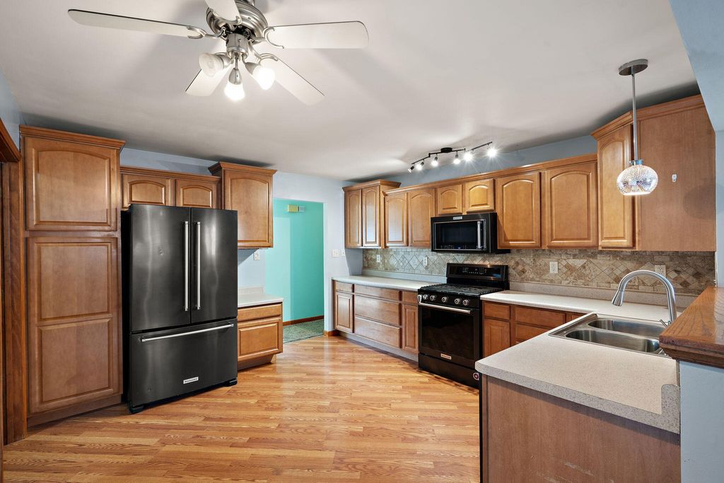 Photo of 9542 Roosevelt Place, Crown Point, IN 46307 (MLS # 836682)